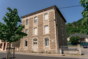 BORT LES ORGUES – Appartement 1 Chambre – Chauffage et eau chaude/froide compris – Centre Ville