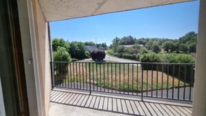 MERLINES – Appartement 2 Chambres – Chauffage et Eau compris dans les charges – Balcon